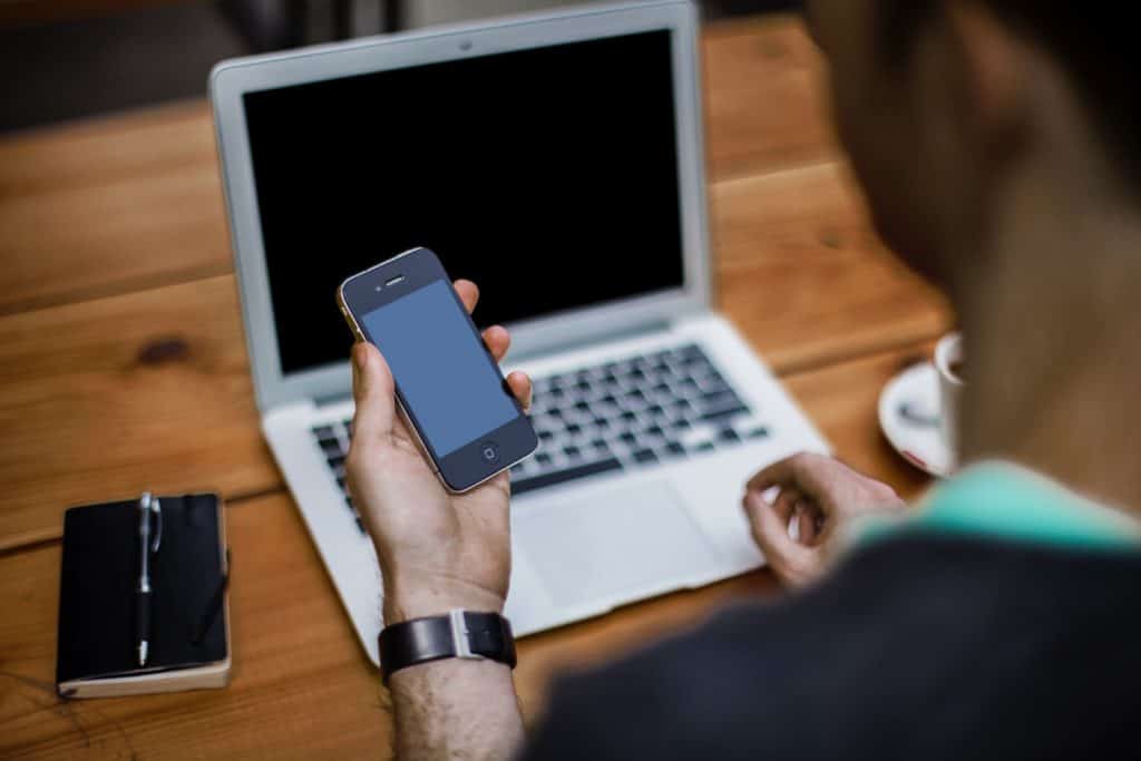 Using Email to Build Your Custom Apparel Business