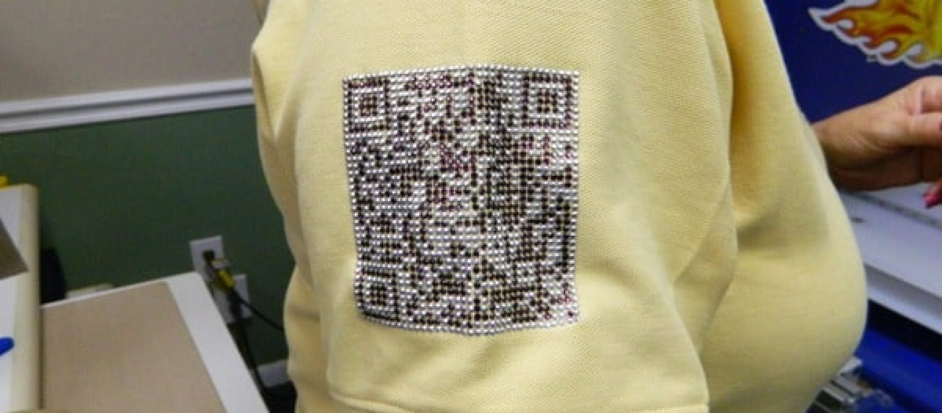 Rhinestone-QR-Code