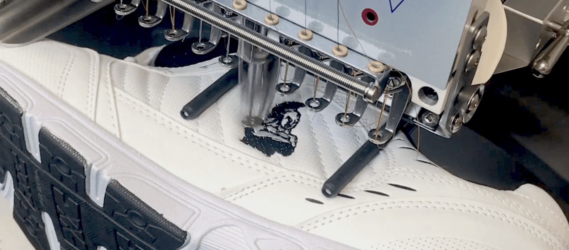 news-embroidery-grip-no-date